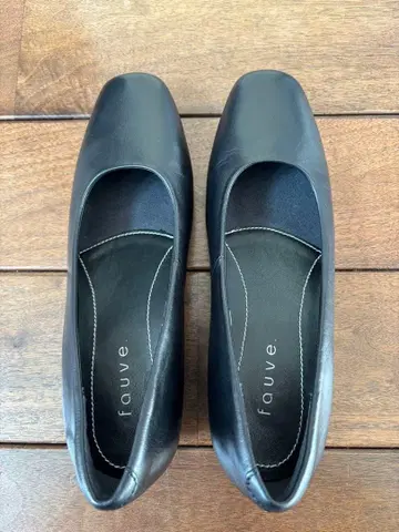 fauve. 블랙 펌프스 23.5 사이즈