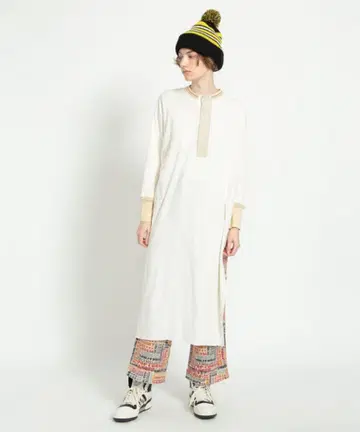 빔즈 보이 BEAMS BOY 헨리넥 원피스 아이보리