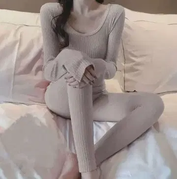 베이지 리브 룸웨어