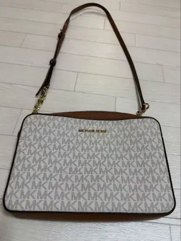 마이클코어스 숄더백