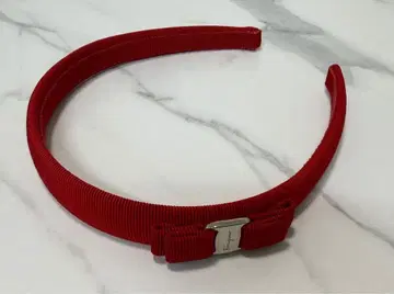 페라가모 머리띠 빨간색