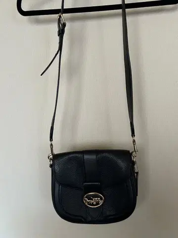 블랙 가죽 숄더백