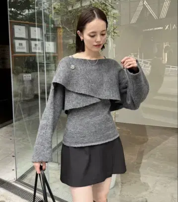 mystic 브로치 포함 크로스 니트