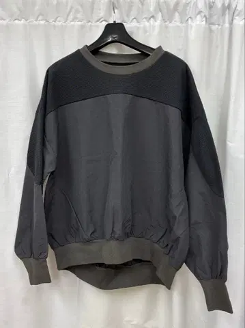 다크 그레이 벌룬 슬리브 긴팔 상의