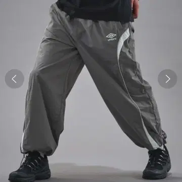 UMBRO/엄브로 별주 UMBRO 나일론 라인 트랙 팬츠 [한정 전개]