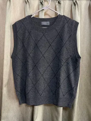 마가렛호웰 그레이 다이아몬드 패턴 니트 베스트