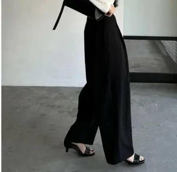 나이로 턱 팬츠 블랙