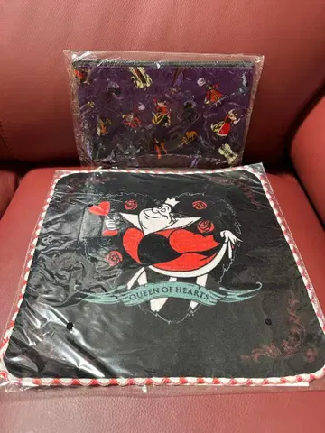 미개봉 새상품! 디즈니 빌런 하트의 여왕 핸드 타월 & 파우치