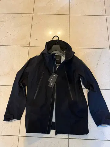 새상품 DESCENTE ALLTERRAIN CREAS 블랙 L