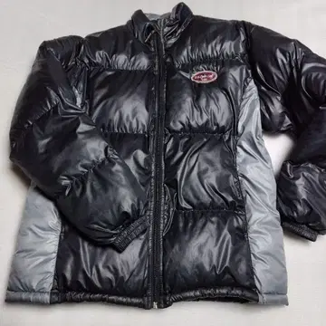 다운 자켓 블랙과 그레이