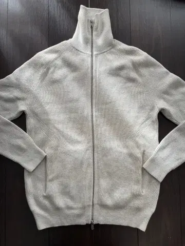 Theory M 하이넥 풀 집업 스웨터