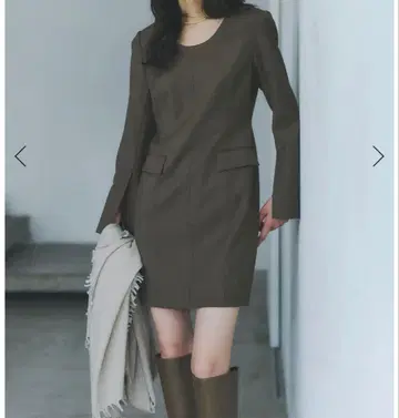 [ 완판템 ] [ 새상품 미사용 ] 아뉴앙스 박시 미니 원피스 브라운