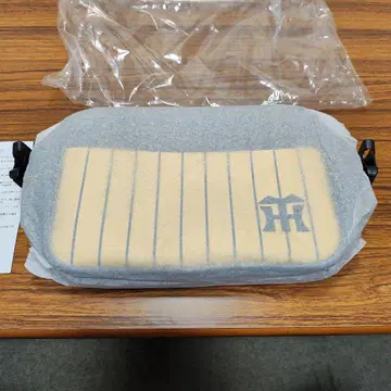 타이거즈 스트라이프 디자인 백