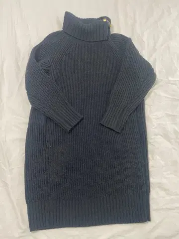 블루 라벨 터틀넥 원피스