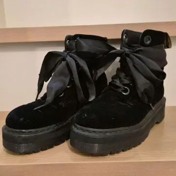 Dr. Martens 닥터마틴 블랙 스웨이드 통굽 부츠