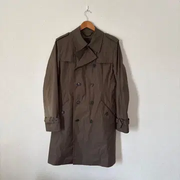 브라운 더블 브레스트 트렌치코트