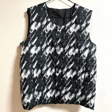 올 패턴 다운 베스트 M 블랙 화이트 노카라 방한 경량