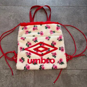 [UMBRO x Casselini] 페이크 보아 냅색 플라워