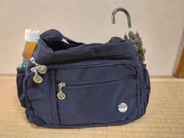 네이비 나일론 숄더백