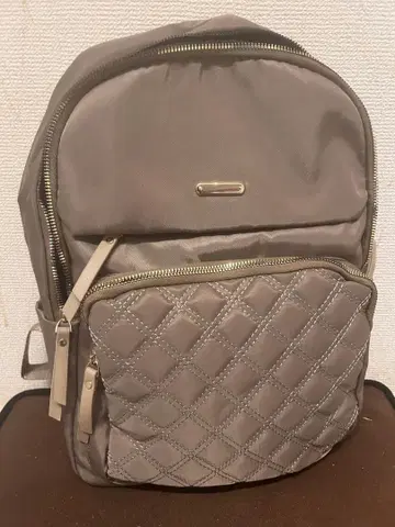 그레이 나일론 백팩