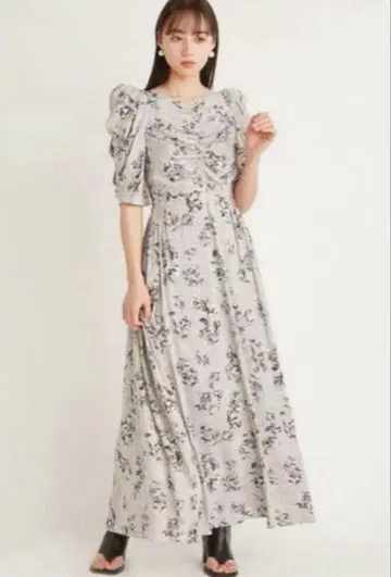 스나이델 SNIDEL 백 오픈 바리에 프린트 레이온 원피스