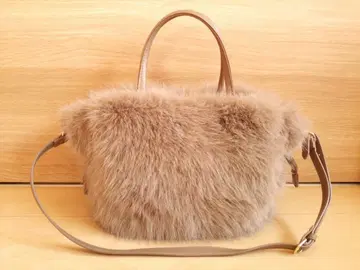 이번 시즌 UNTITLED 퍼 토트백 새상품급 언타이틀 무료배송 여성용