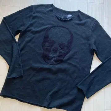 루시앙페라피네 리메이크 롱T 블랙 해골