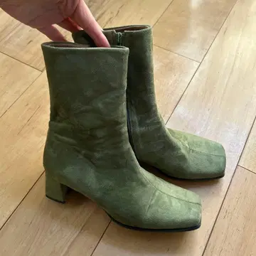 kastane 올리브 그린 스웨이드 부츠