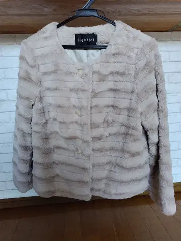 INDIVI 노카라 퍼 자켓 베이지