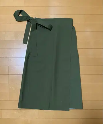 새상품 데상트 랩 스커트 DESCENTE