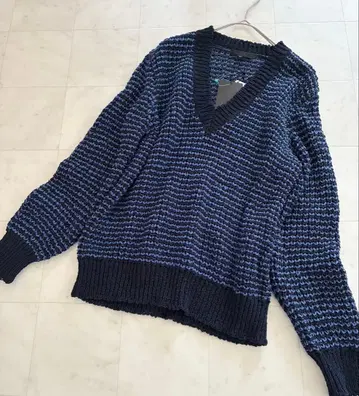 새상품 ICB 아이씨비 V넥 니트