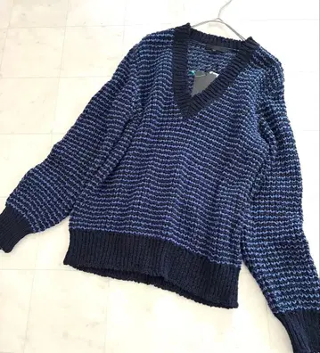 새상품 ICB 아이씨비 V넥 니트