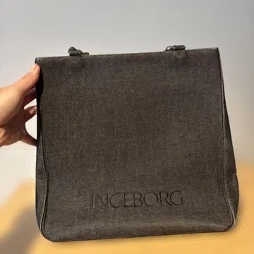 INGEBORG 다크 그레이 핸드백