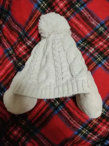 귀도리 폼폼 니트 모자 화이트