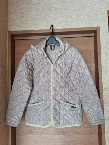 LAVENHAM 베이지 퀼팅 자켓 후드 부착 사이즈 38