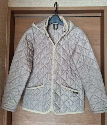 LAVENHAM 베이지 퀼팅 자켓 후드 부착 사이즈 38
