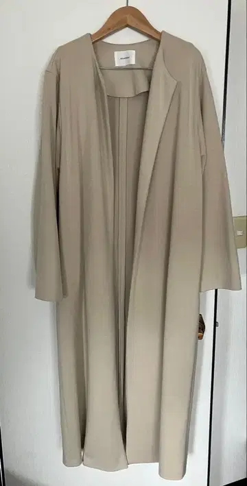 미디 솔리드 노카라 롱 코트