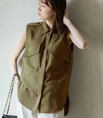 거의 미사용 더블 포켓 밀리터리 셔츠 블라우스 카키
