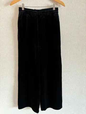 [ 새상품 배송비 포함 ] 유니클로 소프트 벨로아 이지 팬츠