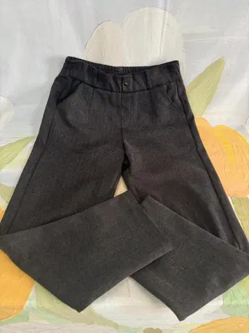 다크 그레이 스트레이트 핏 팬츠