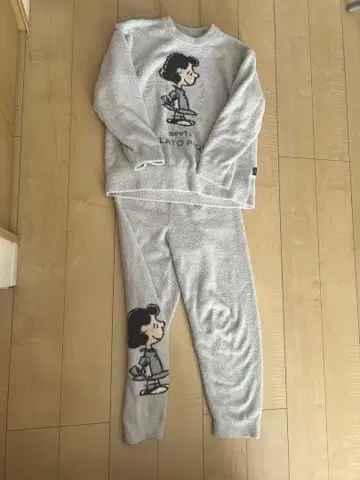 룸웨어 루시 PEANUTS