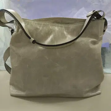 실버 합성 피혁 숄더백