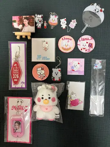 NiziU 리마  키링 마스코트 핀 배지 캔뱃지