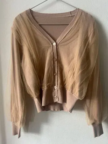 베이지 니트 튤 벌룬 슬리브 가디건