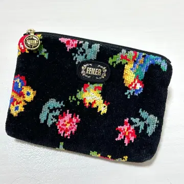 FELLER 블랙 파우치 하이디 플랫 파우치