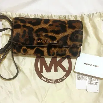 MICHAEL KORS 애니멀 무늬 숄더 지갑