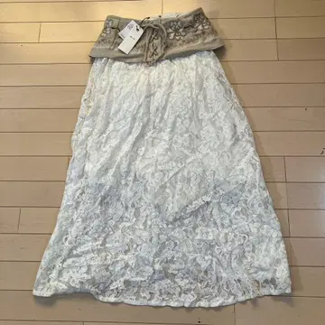 12.12 미아 미사용 새상품 롱 스커트 꽃무늬 레이스 화이트 F