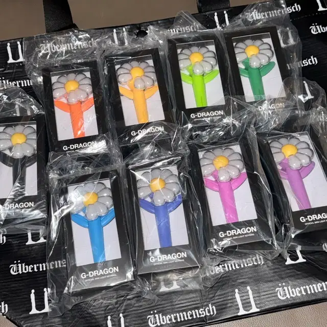 현장거래O)지드래곤 콘서트 미니 라이트 응원봉 키링