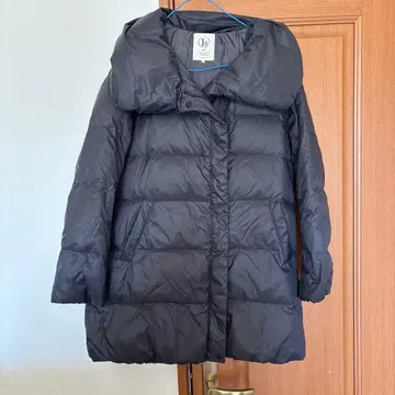 다크 그레이 다운 자켓