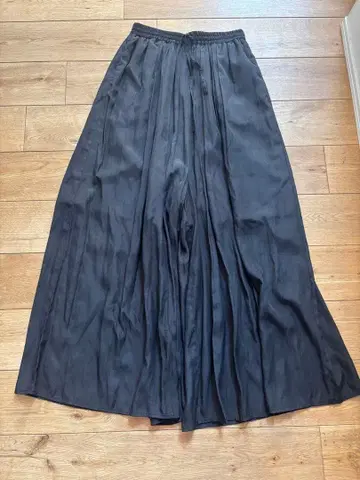 새상품 와이드 플레어 팬츠 마렛메트